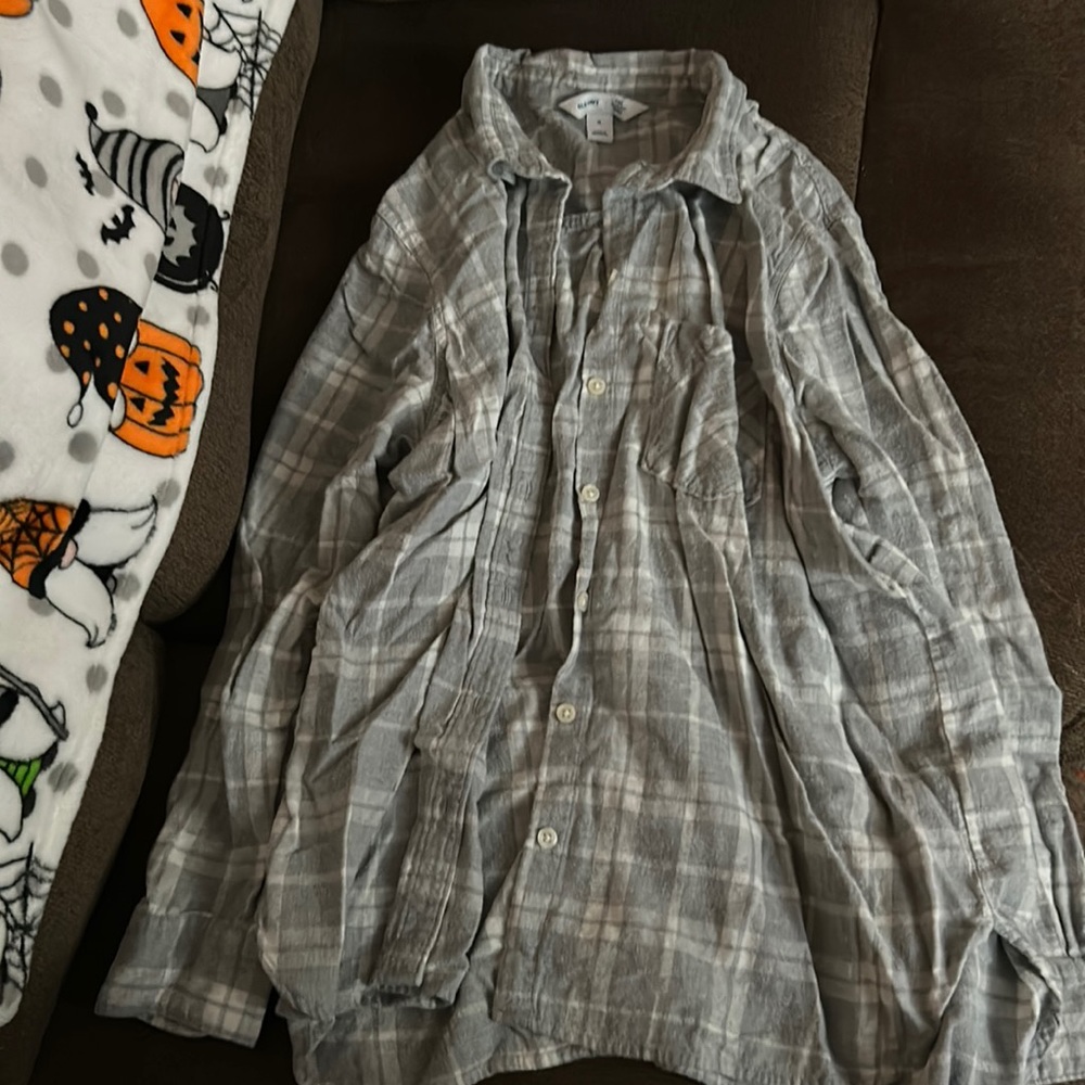 Gray and white flannel size xl